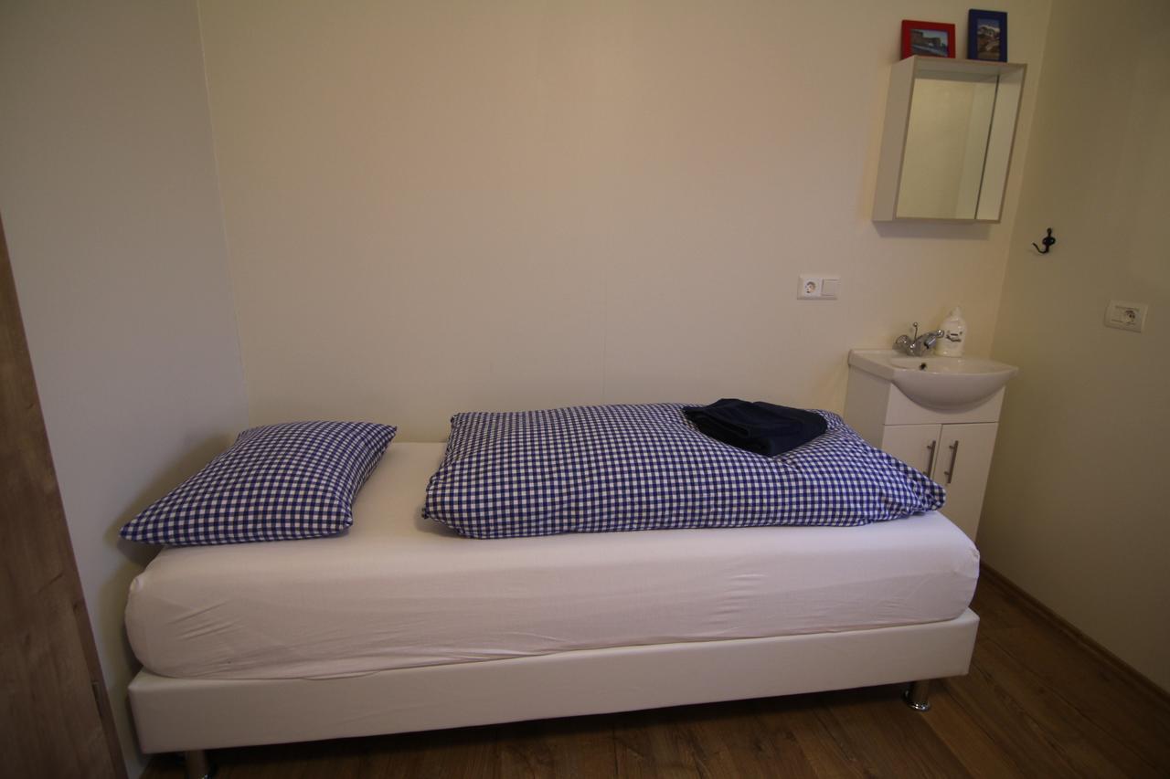Cja Guesthouse Laugar  Bagian luar foto